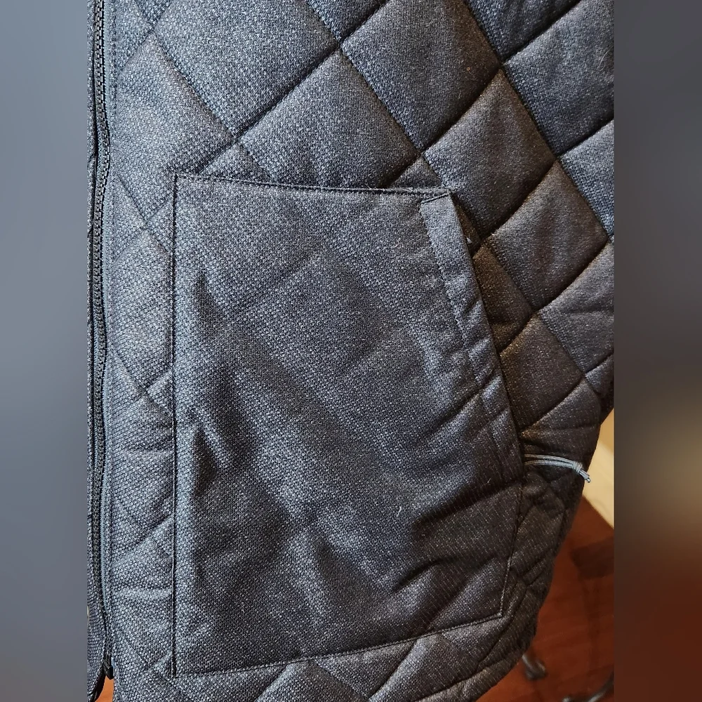 The North Face Men's Cuchillo 2.0 Quilted Dark Gray Fleece Lined Vest. Size L. - Picture 3 of 9